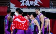  山东男篮迎足总杯关键赛；今晨队长鼓劲；赛场秩序良好；更衣室氛围转暖-蜂鸟网站