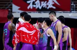  山东男篮迎足总杯关键赛；今晨队长鼓劲；赛场秩序良好；更衣室氛围转暖-蜂鸟网站