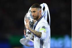  阿贾克斯现在怎么这么垃圾 -蜂鸟网站