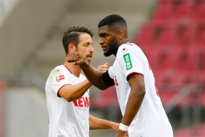 蜂鸟官网 -包含今晨德甲传出新动向，浙江队完成体检，管理层表态：悬念犹存，医务组通报恢复的词条