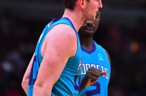 蜂鸟官方网站 -欧超杯赛程吃紧；夏洛特黄蜂赛后豪取连胜；更衣室稳定；赛季目标并未改变的简单介绍