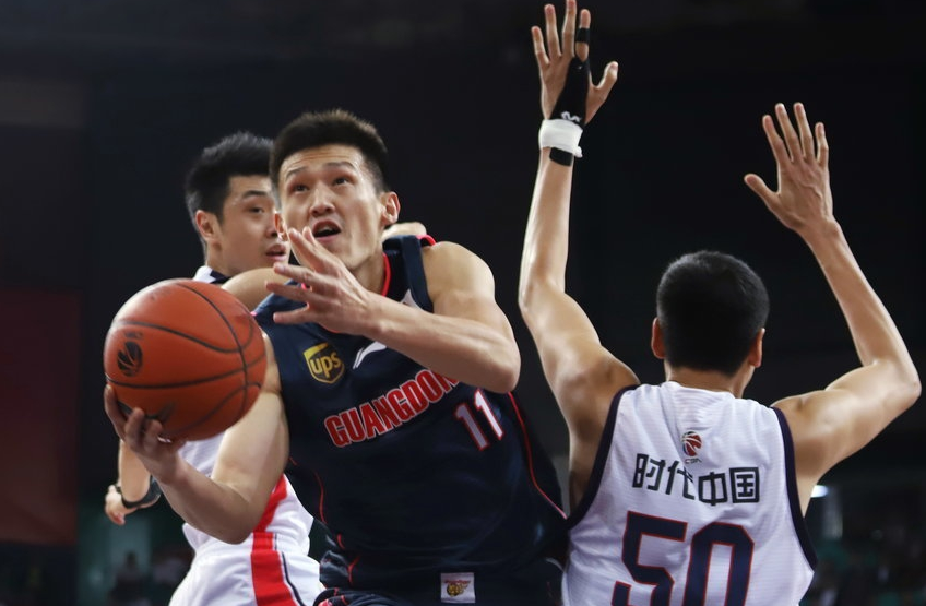 门兴格拉德巴赫发布备战花絮，加时末段内部沟通，CBA季后赛任务艰巨，资深球员宣示担当的简单介绍