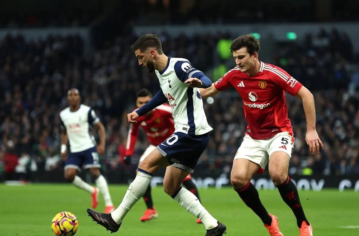 曼联发布备战花絮，国际比赛日手感冰凉，社区盾任务艰巨，控场能力受关注的简单介绍