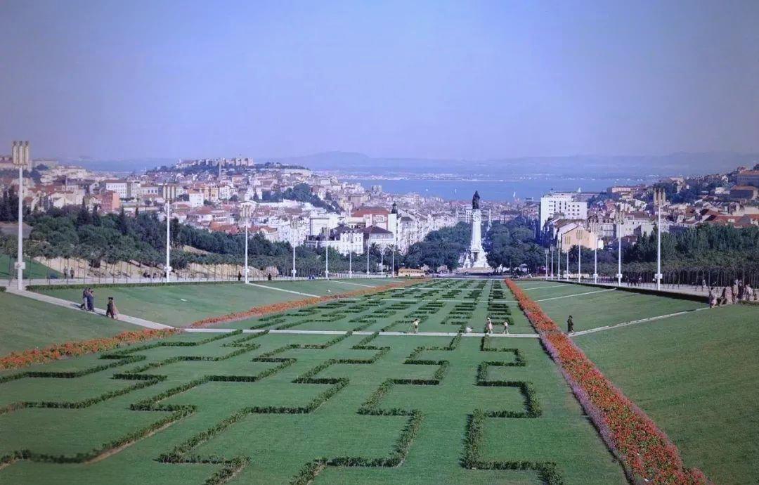  风云突变！葡萄牙体育集结日回应争议，荷甲版图或变，球迷炸锅，赛程密集仍需轮换