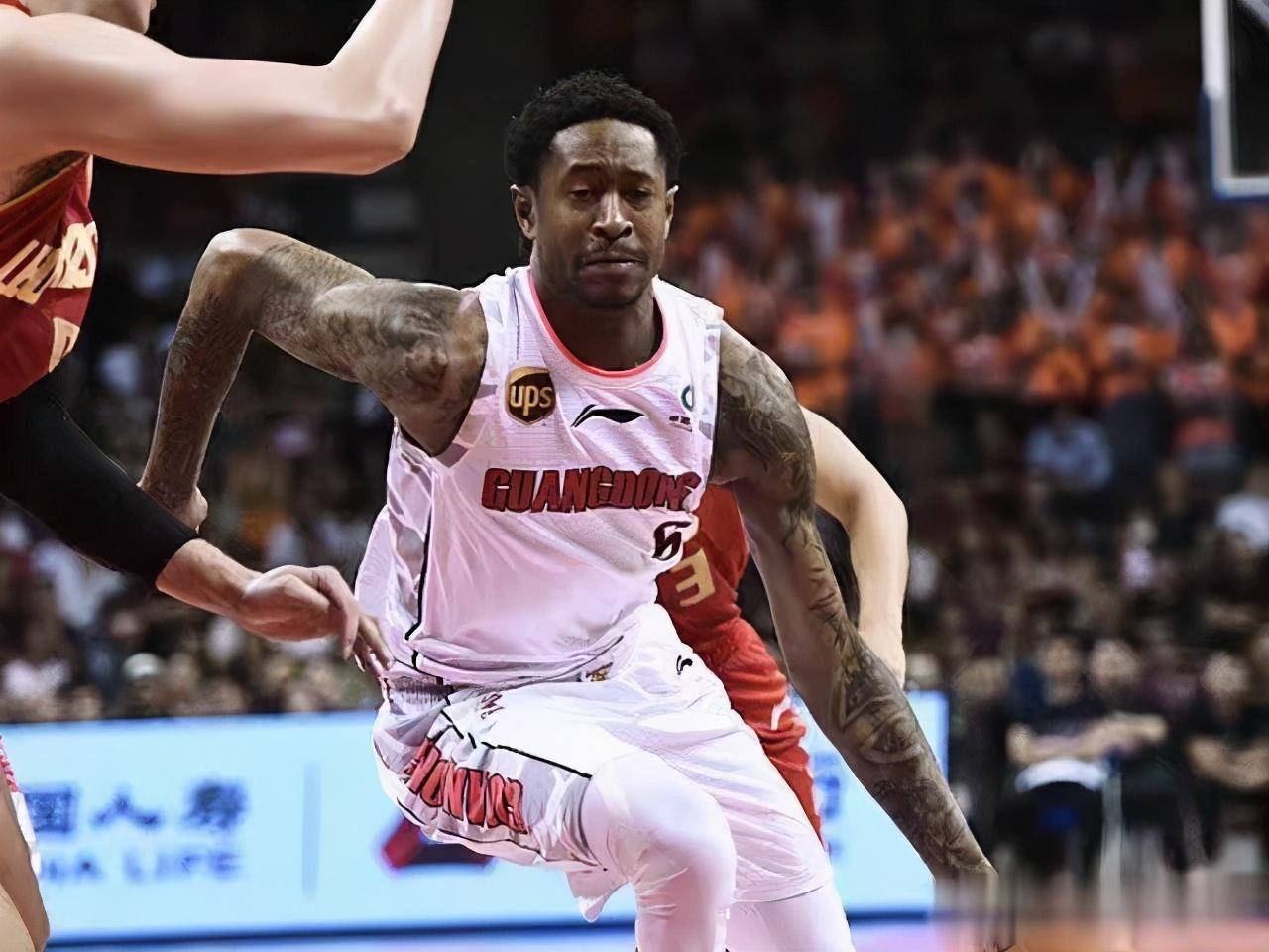  北控篮球邀请特殊学生现场感受cba京津大战 